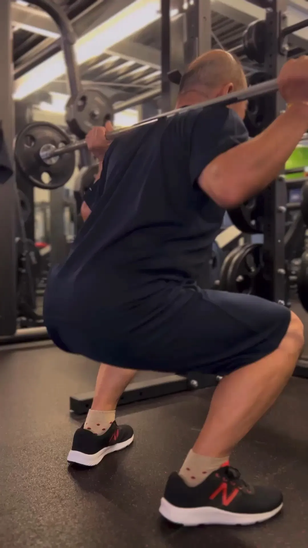 最初は複雑に感じる身体の動きでも、ステップバイステップで正し...