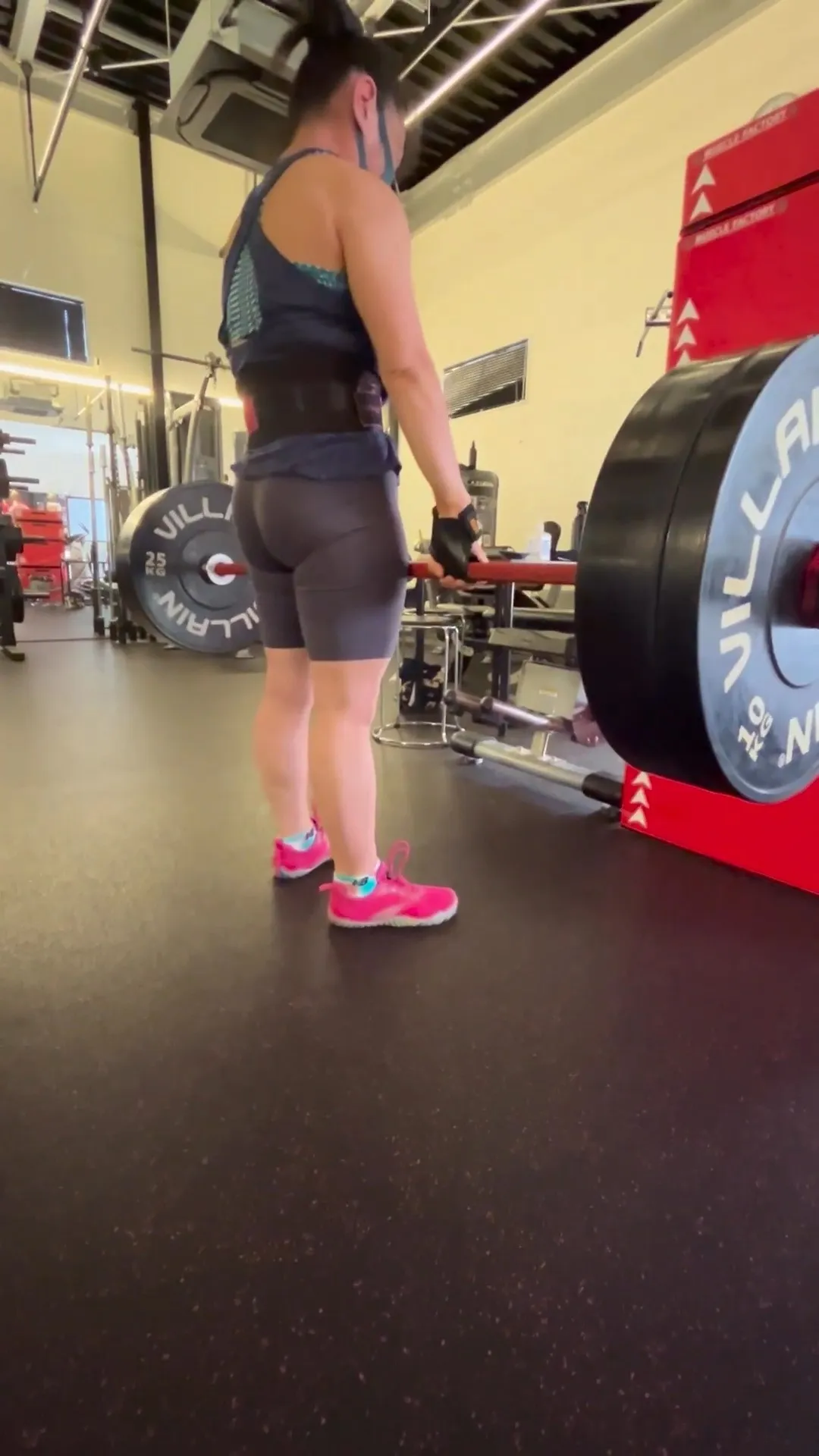 見事に100kgの重量を挙げる事が出来ました！