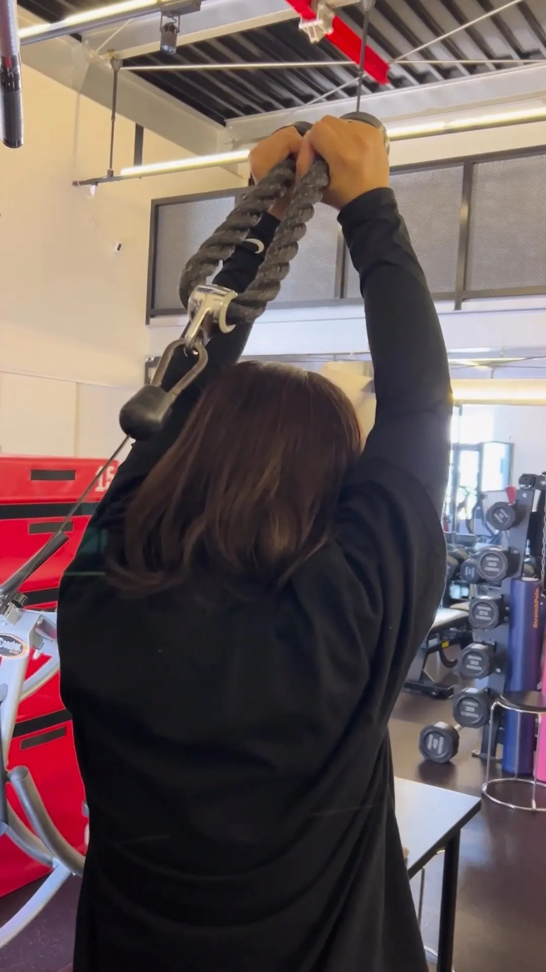 五十肩でお悩みだったお客様も、継続的なストレッチとトレーニン...